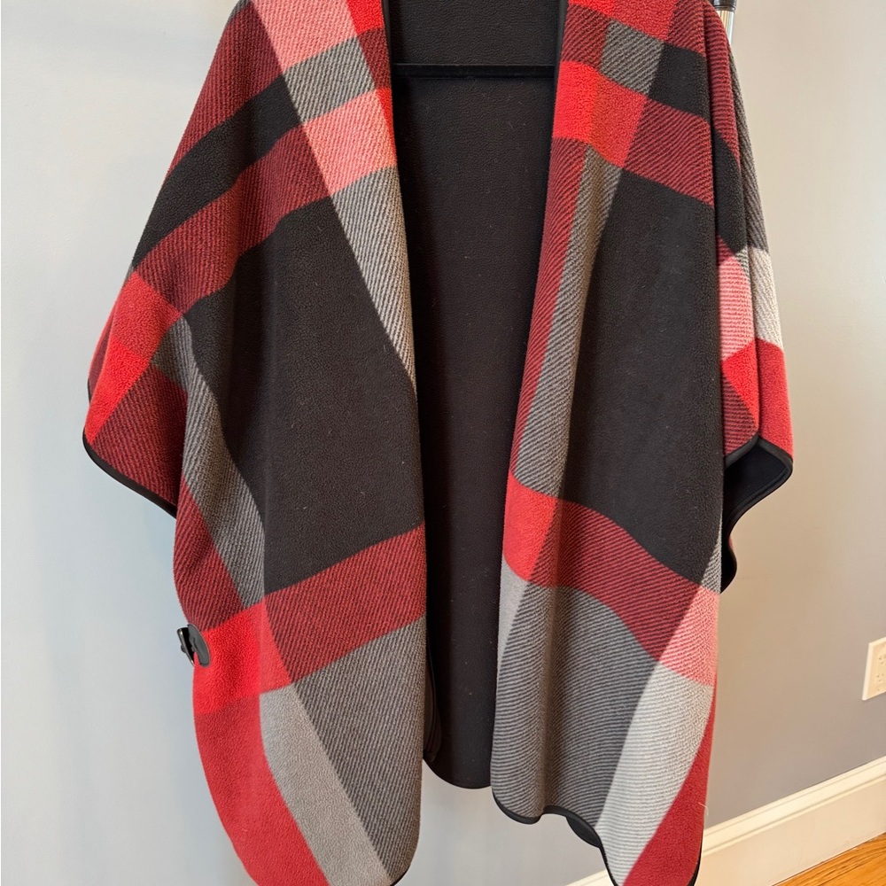 Serra Black, Red, and Gray Fleece Wrap